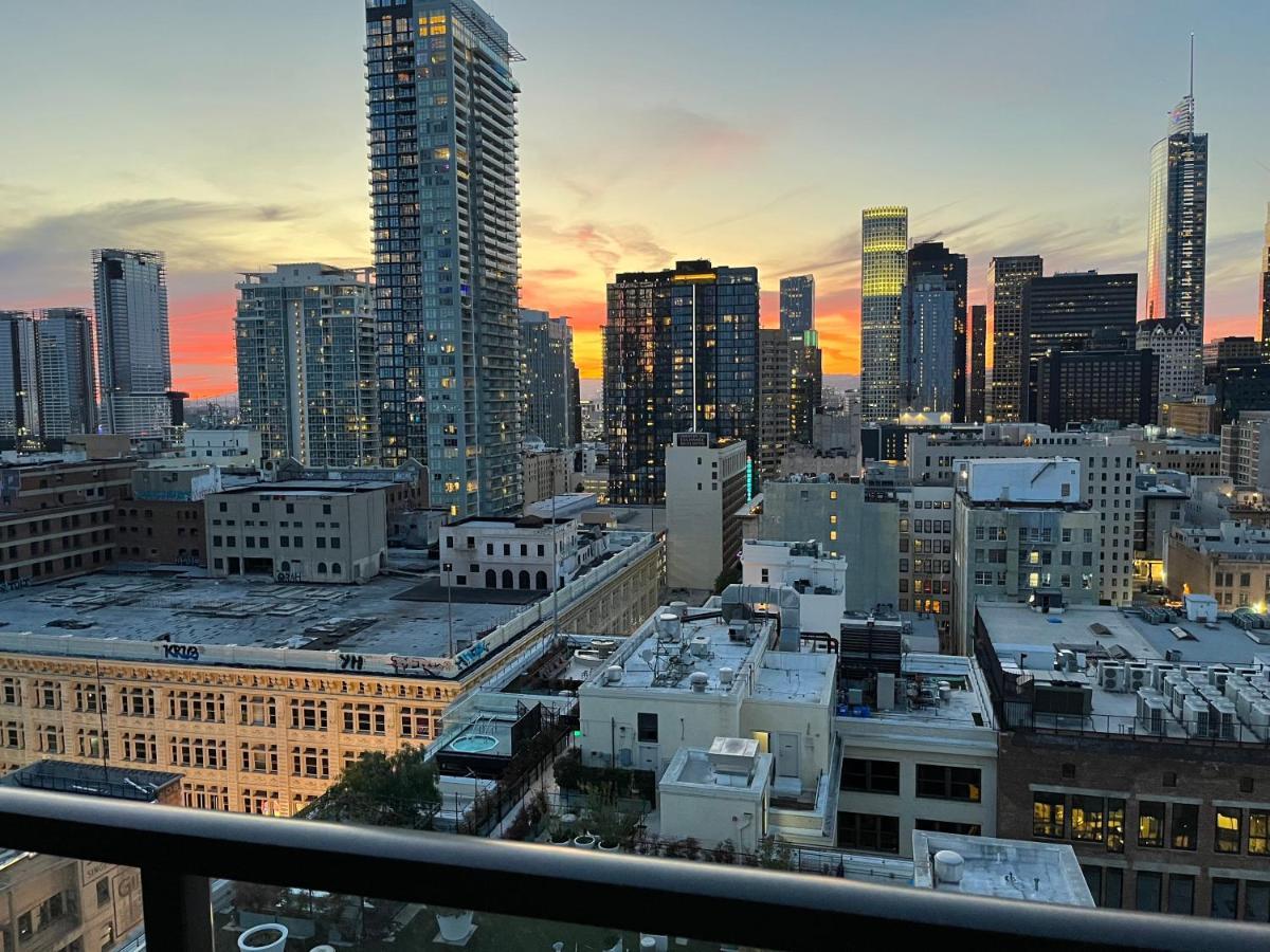 Top Floor 3 Bed 3 Bath Penthouse Living In Luxury Los Angeles Eksteriør bilde